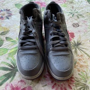 Men’s Low-Top by Nike.